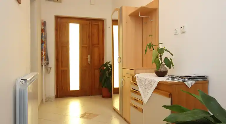 Two bedroom apartment near beach Kali, Ugljan (A-8503-a)
