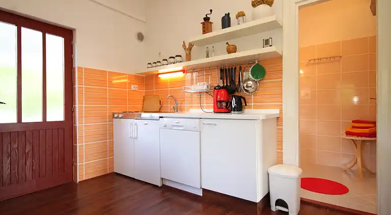 Two bedroom apartment with terrace and sea view Rukavac, Vis