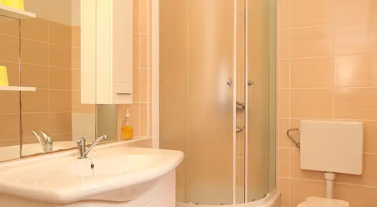 Two bedroom apartment with terrace and sea view Rukavac, Vis