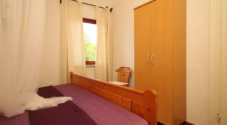 Two bedroom apartment with terrace and sea view Rukavac, Vis