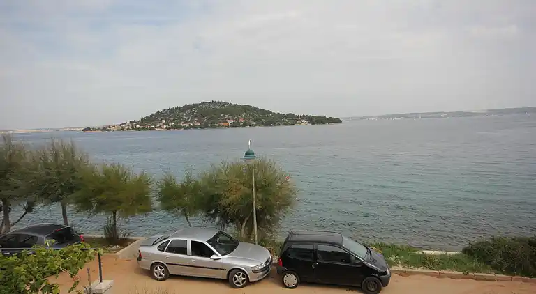 Two bedroom apartment near beach Kali, Ugljan (A-8503-a)