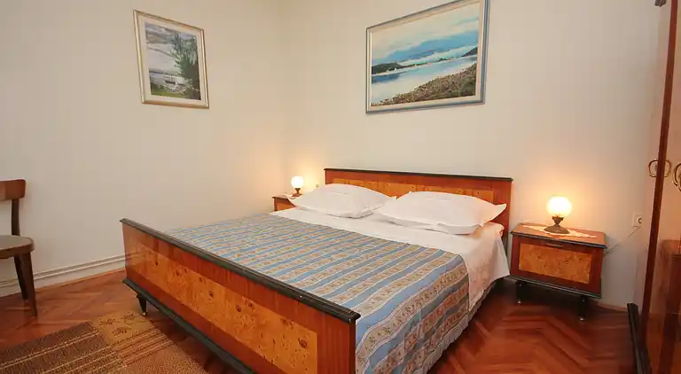 Two bedroom apartment near beach Kali, Ugljan (A-8503-a)