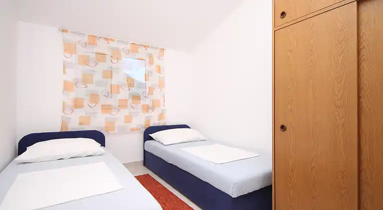 Two bedroom apartment with balcony and sea view Seget