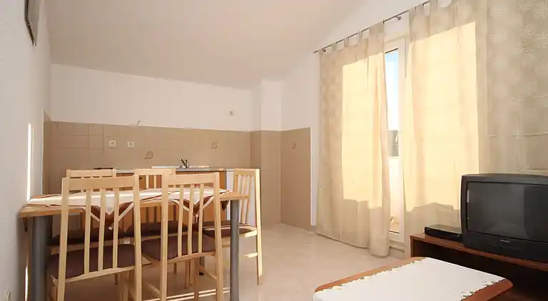 Two bedroom apartment with balcony and sea view Seget