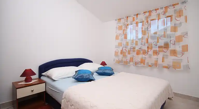 Two bedroom apartment with balcony and sea view Seget