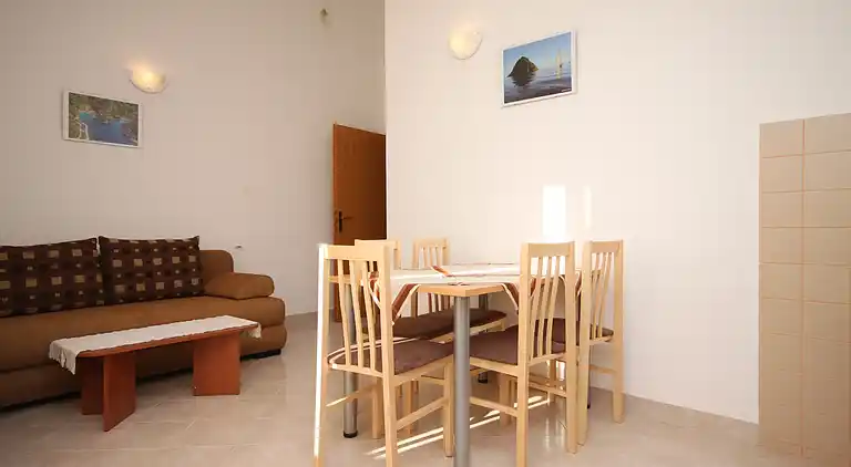 Two bedroom apartment with balcony and sea view Seget