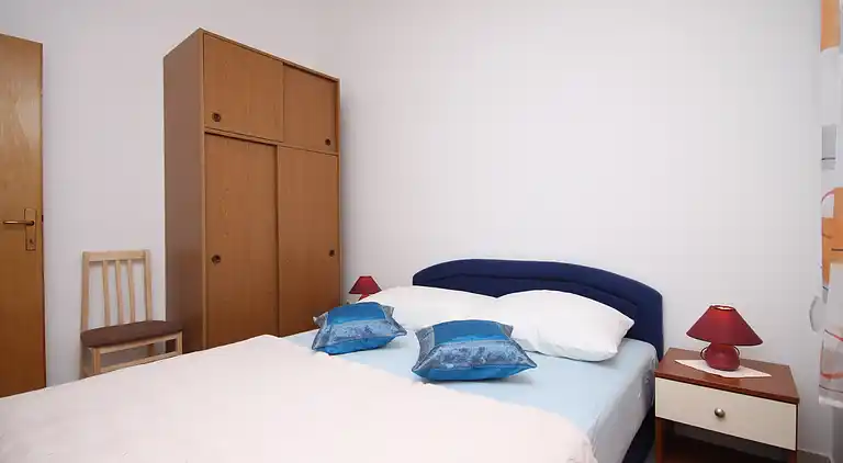 Two bedroom apartment with balcony and sea view Seget