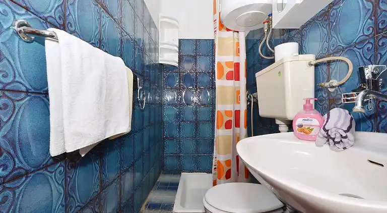 1-Zimmer-Ferienwohnung am Strand Arbanija (Ciovo) (A-8651-b)