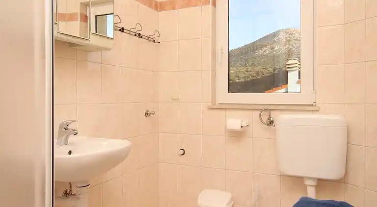 Two bedroom apartment with balcony and sea view Seget