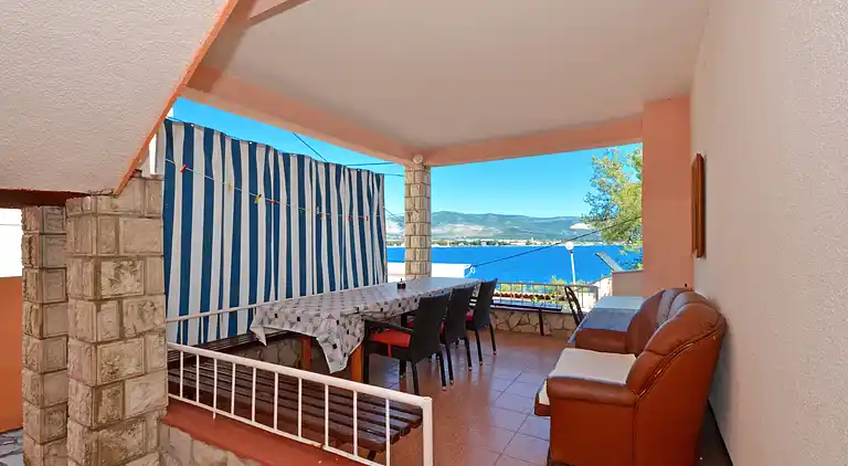 1-Zimmer-Ferienwohnung am Strand Arbanija (Ciovo) (A-8651-b)