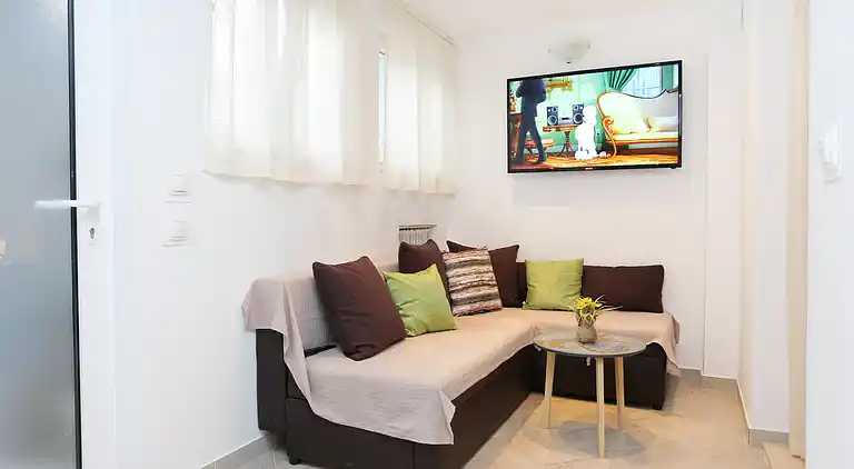 Studio Appartement mit Terrasse Kastel Kambelovac, Kastela