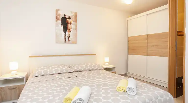 Studio Appartement mit Terrasse Kastel Kambelovac, Kastela