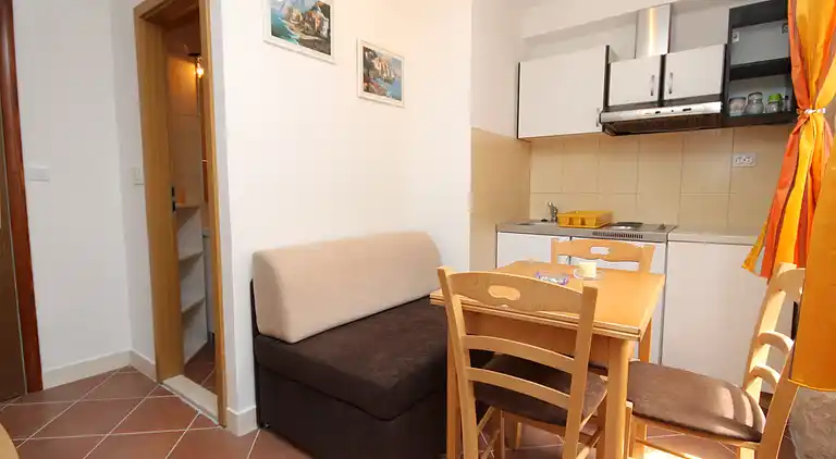 One bedroom apartment with air-conditioning Cavtat,