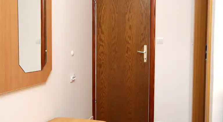 One bedroom apartment with air-conditioning Cavtat,