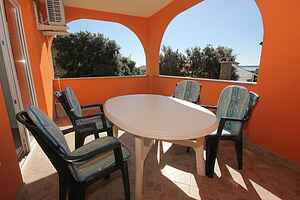 One bedroom apartment with terrace Mandre, Pag (A-9354-a)