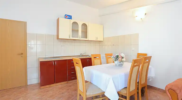 Two bedroom apartment with terrace and sea view Kanica,