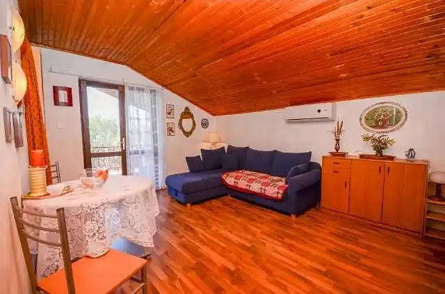 Two bedroom apartment with terrace and sea view Krk