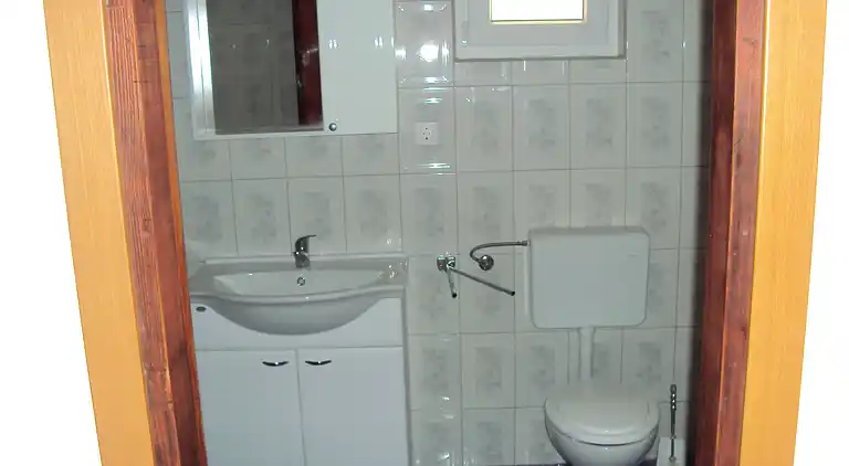 Two bedroom apartment with terrace and sea view Metajna, Pag