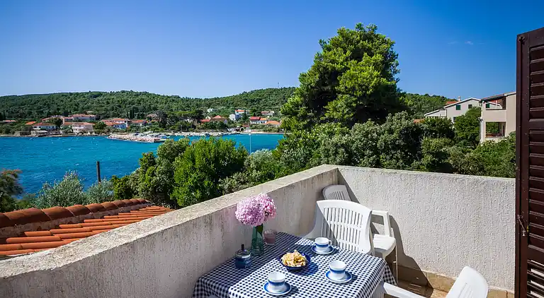 One bedroom apartment near beach Ždrelac, Pašman (A-12662-a)