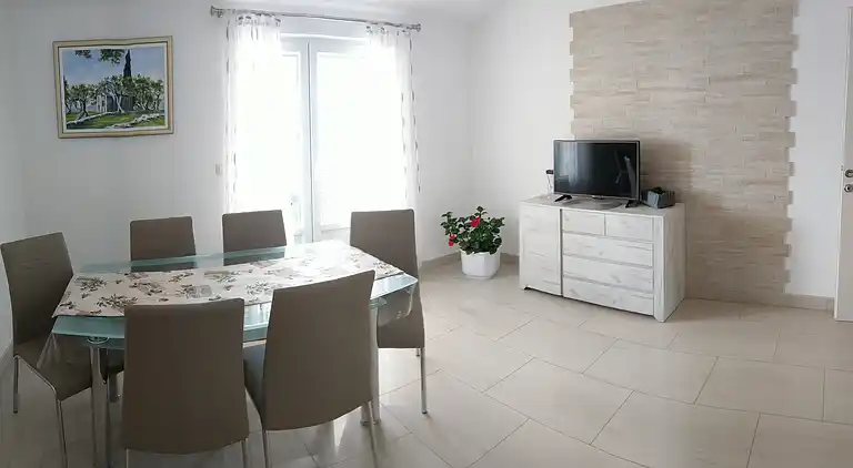 Three bedroom apartment with terrace and sea view Bol (Brač)