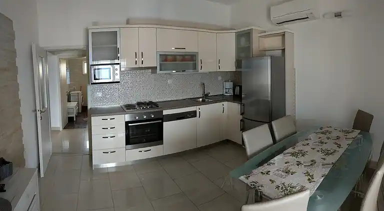 Three bedroom apartment with terrace and sea view Bol (Brač)