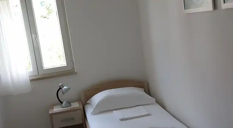 Three bedroom apartment with terrace and sea view Bol (Brač)