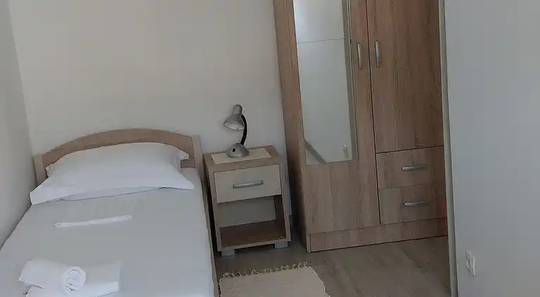 Three bedroom apartment with terrace and sea view Bol (Brač)