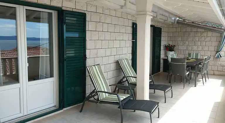 Three bedroom apartment with terrace and sea view Bol (Brač)