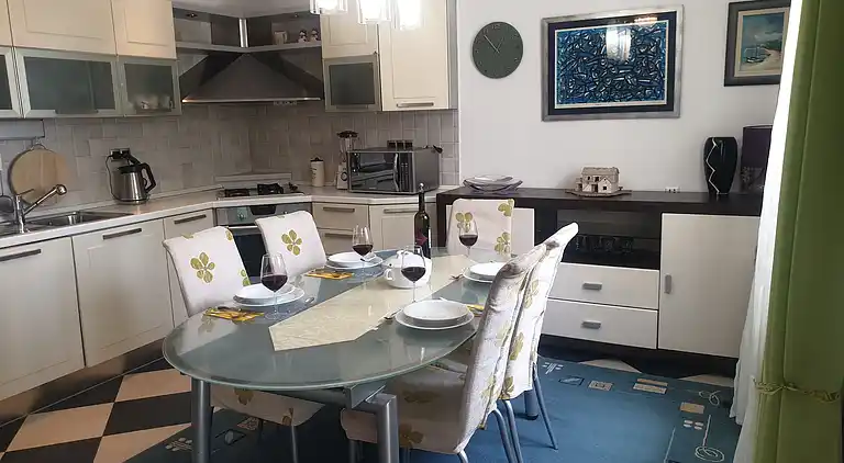 2-Zimmer-Ferienwohnung mit Terrasse und Meerblick Bol (Brac)