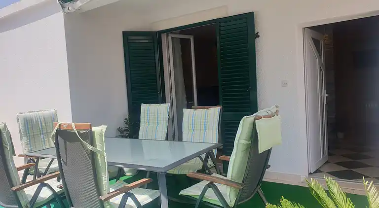 2-Zimmer-Ferienwohnung mit Terrasse und Meerblick Bol (Brac)