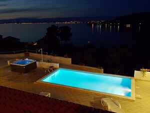2-Zimmer-Ferienwohnung mit Balkon und Meerblick Kali, Ugljan