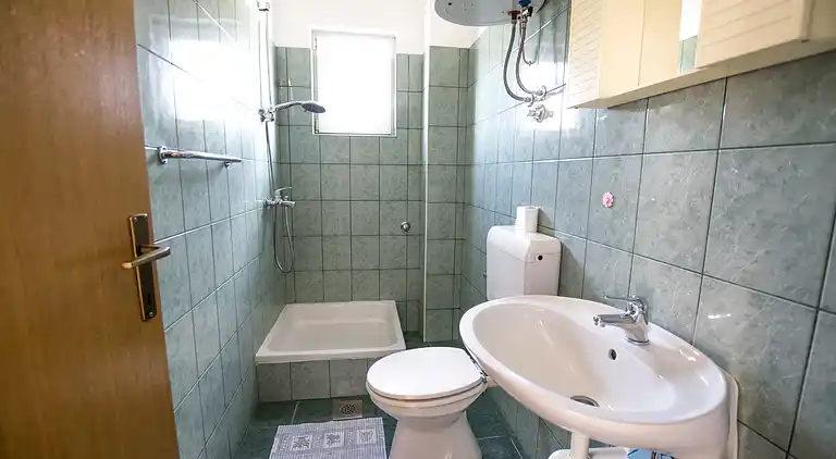 Studio flat with terrace and sea view Rovanjska, Paklenica