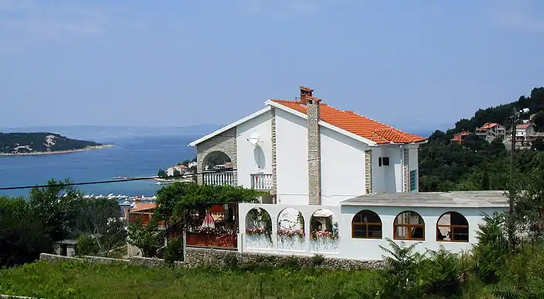 3-Zimmer-Ferienwohnung mit Terrasse und Meerblick Kampor,