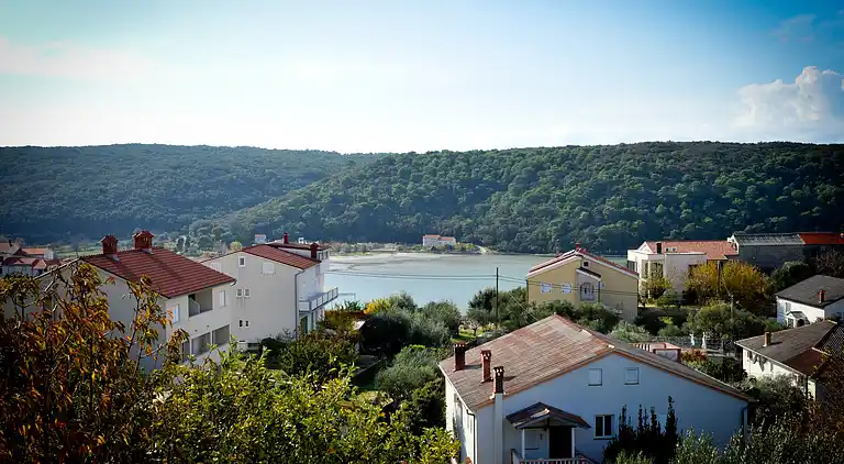 3-Zimmer-Ferienwohnung mit Terrasse und Meerblick Kampor,