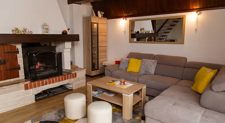 2-Zimmer-Haus mit Terrasse Zlobin, Gorski kotar (K-15452)