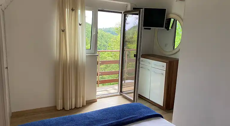 2-Zimmer-Haus mit Terrasse Zlobin, Gorski kotar (K-15452)