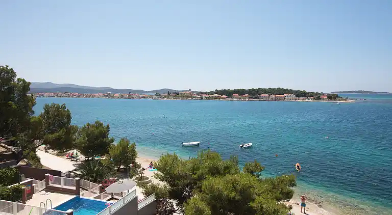 1-Zimmer-Ferienwohnung am Strand Brodarica, Sibenik