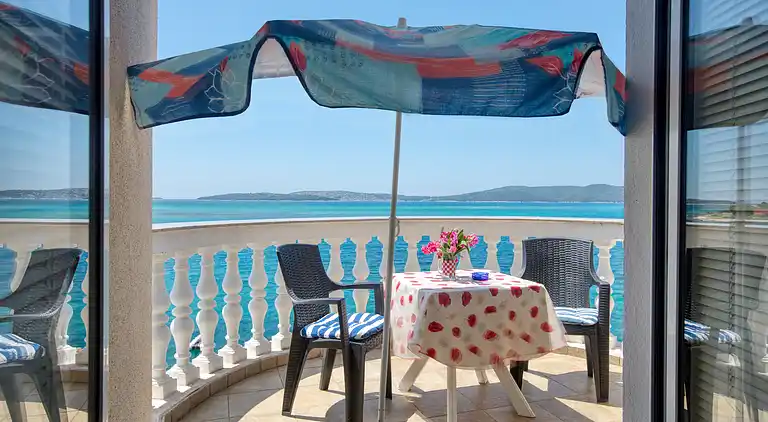 1-Zimmer-Ferienwohnung am Strand Brodarica, Sibenik