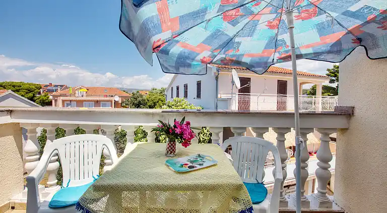 1-Zimmer-Ferienwohnung am Strand Brodarica, Sibenik