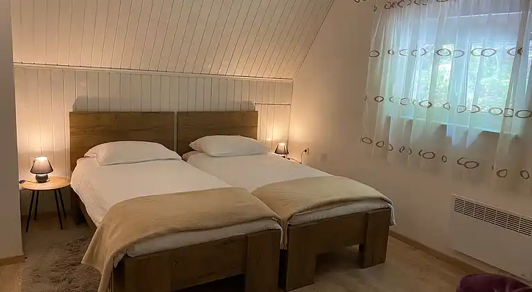 2-Zimmer-Haus mit Terrasse Zlobin, Gorski kotar (K-15452)