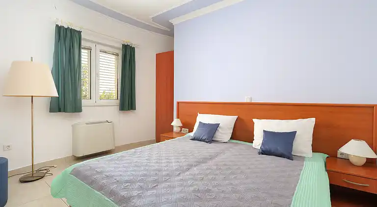 2-Zimmer-Ferienwohnung am Strand Brodarica, Sibenik