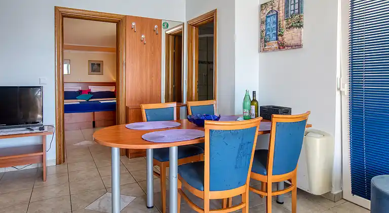 1-Zimmer-Ferienwohnung am Strand Brodarica, Sibenik