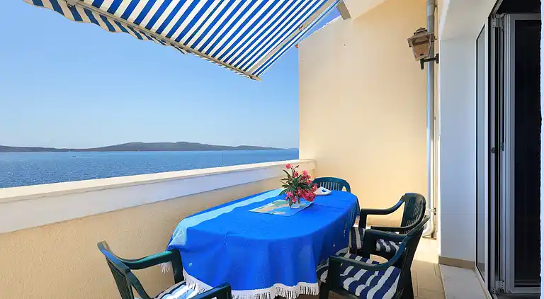 2-Zimmer-Ferienwohnung am Strand Brodarica, Sibenik