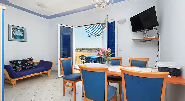 2-Zimmer-Ferienwohnung am Strand Brodarica, Sibenik