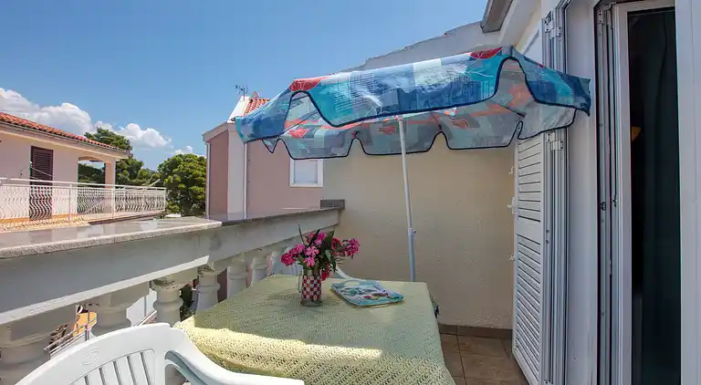 1-Zimmer-Ferienwohnung am Strand Brodarica, Sibenik