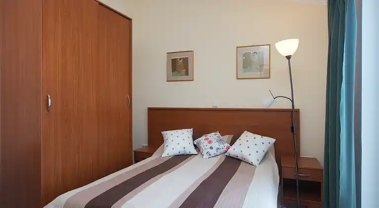 1-Zimmer-Ferienwohnung am Strand Brodarica, Sibenik