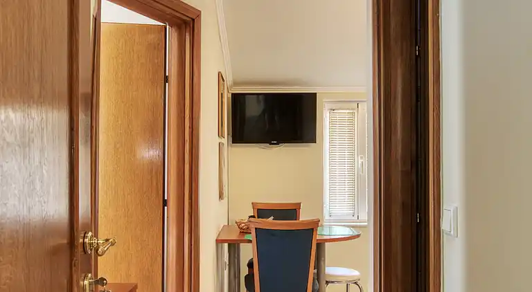 1-Zimmer-Ferienwohnung am Strand Brodarica, Sibenik