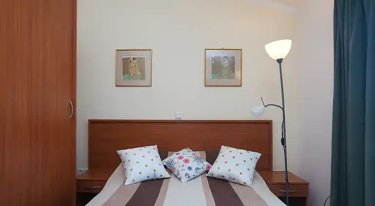 1-Zimmer-Ferienwohnung am Strand Brodarica, Sibenik