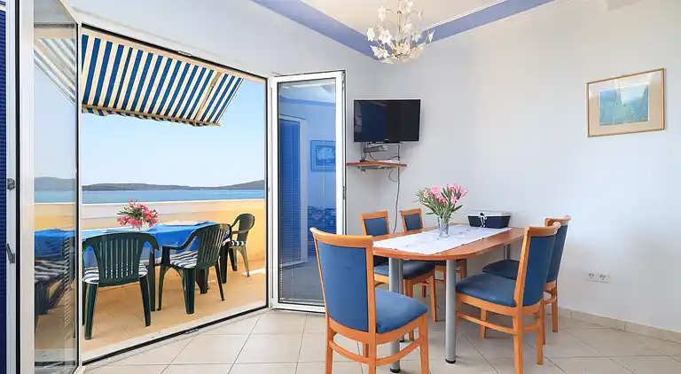 2-Zimmer-Ferienwohnung am Strand Brodarica, Sibenik