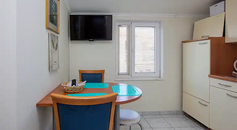 1-Zimmer-Ferienwohnung am Strand Brodarica, Sibenik